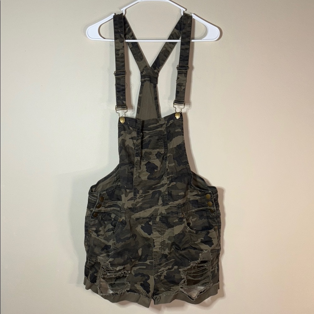 Green Camouflage Overall shorts